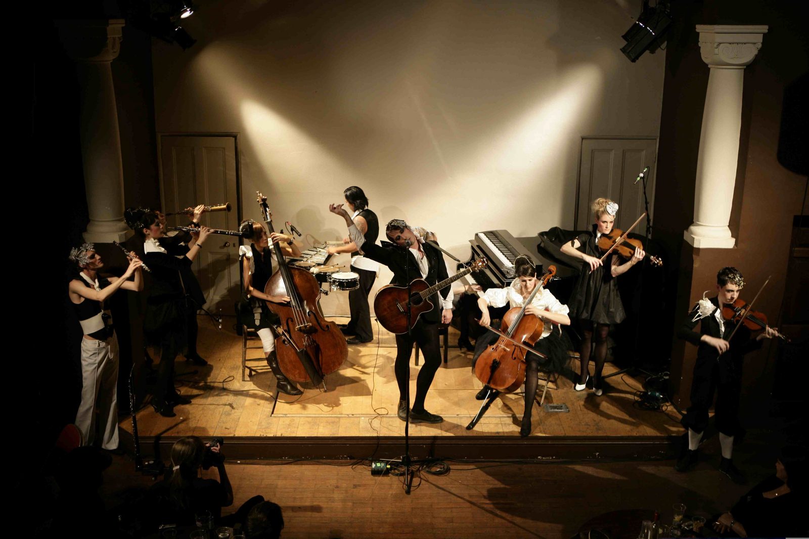 The Irrepressibles met hun Human Music Box. Foto Patricia Niven