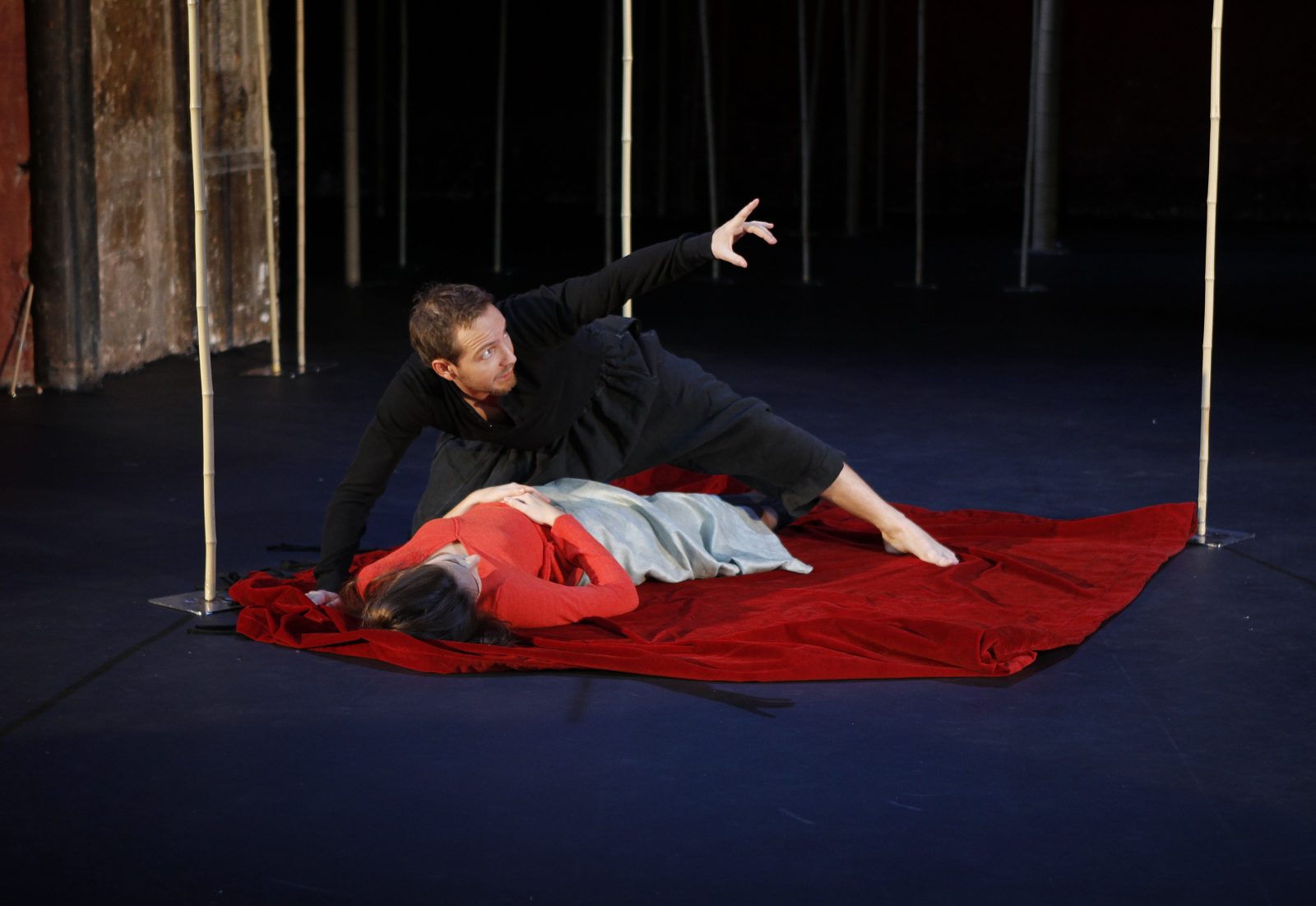 Une flûte enchantée - Raphaël Brémard (Monostatos),  Jeanne Zaepffel (Pamina), Luc Bertin-Hugault © Pascal Victor-ArtComArt