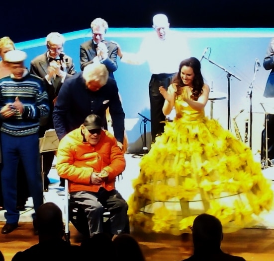 Misha Mengelberg met Cherry Duyns, toegejuicht door Katrien Baerts, Stadsschouwburg Amsterdam 9-6-2015