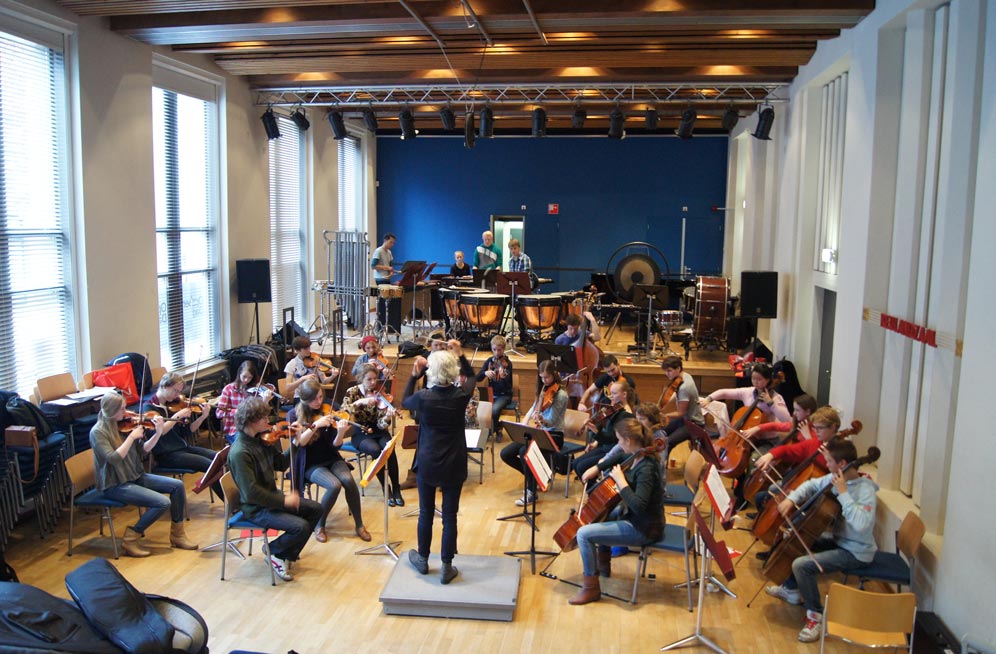 Britten Jeugd Strijkorkest repeteert in ArteZ Conservatorium (bron HetBritten.nl)
