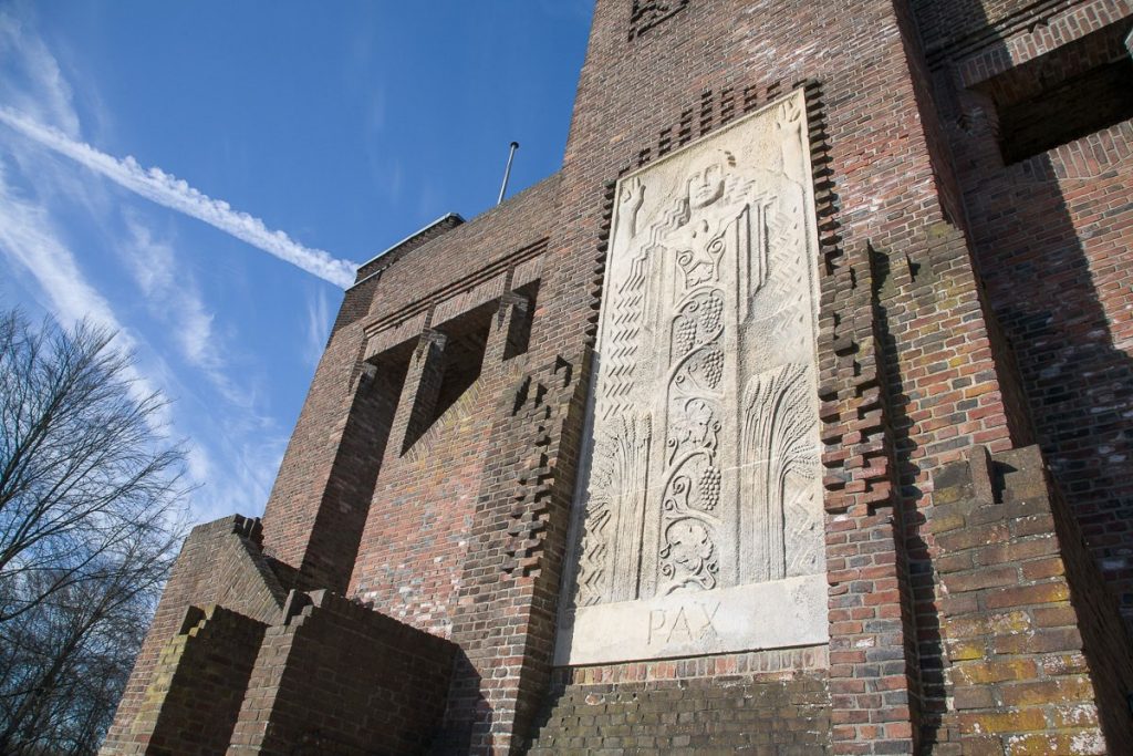 Beeldhouwwerk op het Belgenmonument. Foto: Bert van As.